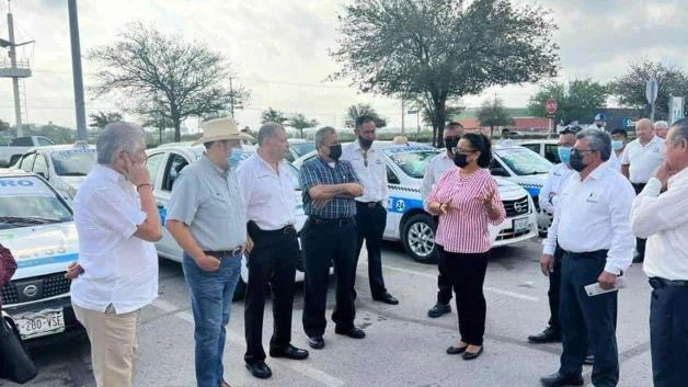 Tema de seguridad: Uniforman taxistas