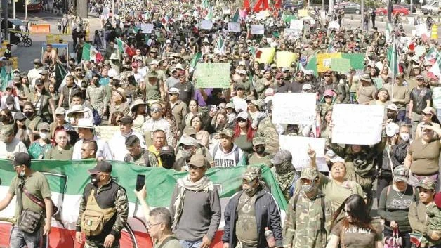 Reclaman a AMLO abandono a militares