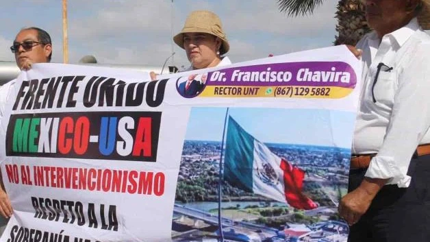 Protestan en defensa de soberanía y AMLO