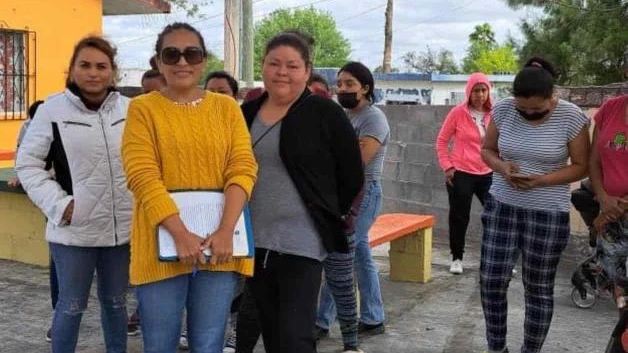 Gritan: "Fuera directora"