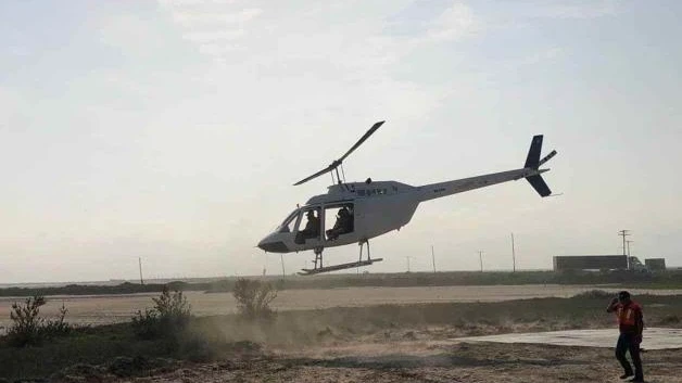 Alega contar con permisos para volar el helicóptero