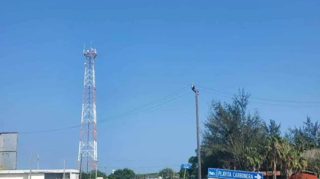 Familias cumplen 3 días sin electricidad