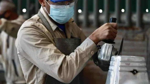 Aprueban bajar jornada laboral