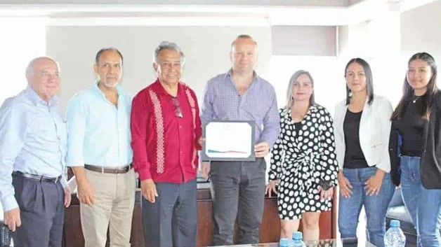 Es Editora DEMAR ´Empresa Diez Plus´