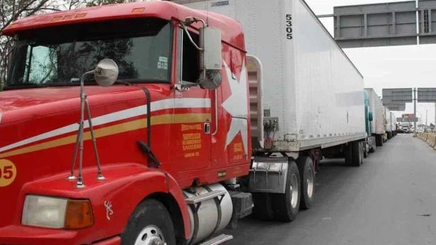Condenan congresistas las revisiones extremas