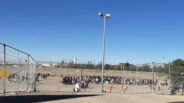 Abre E.U. puertas de muro