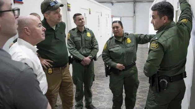 Se alistan para ola migratoria