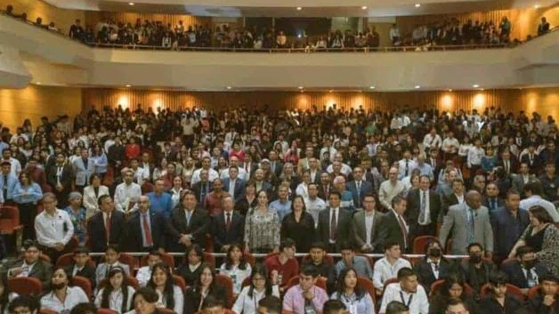 Firma la SET acuerdos con universidades del extranjero