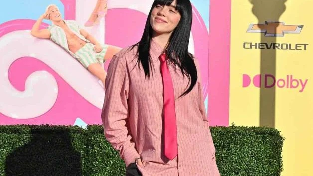 Billie Eilish en modo Barbie