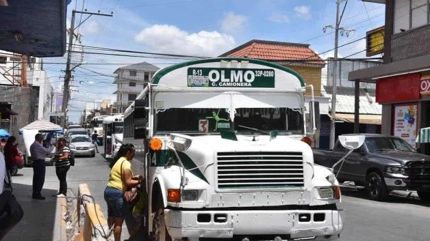 Piden usuarios climatizar unidades del transporte