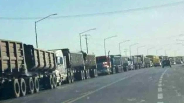 Bloquean tras balaceras