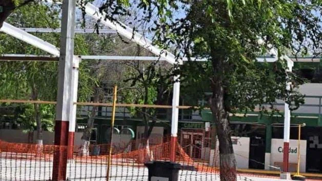 Retraso en construcción de techumbre en Conalep