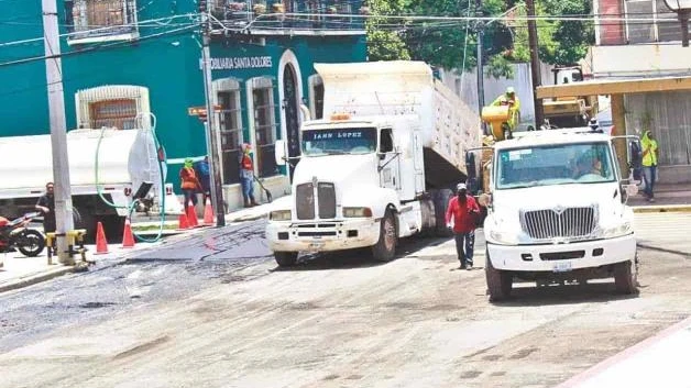Rescinden contrato a 10 constructoras