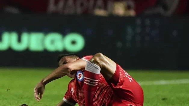 Escalofriante lesión en empate del fluminense ante argentinos