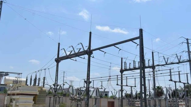Cuatro días sin Luz; por fin los escuchan