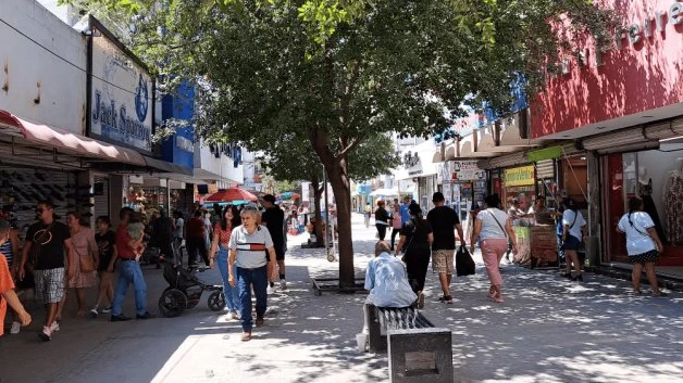 Se esfuerzan comercios para poder salir adelante