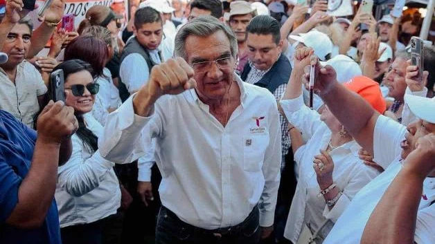 Enfrenta Gobernador al SNTE | Regresen a clases: Américo