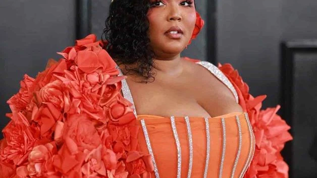 Lizzo niega acusaciones