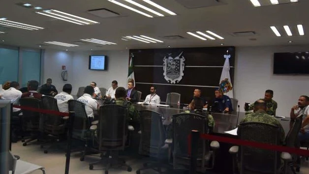Dejan vialidades en el limbo; vigilan 5 tránsitos la ciudad