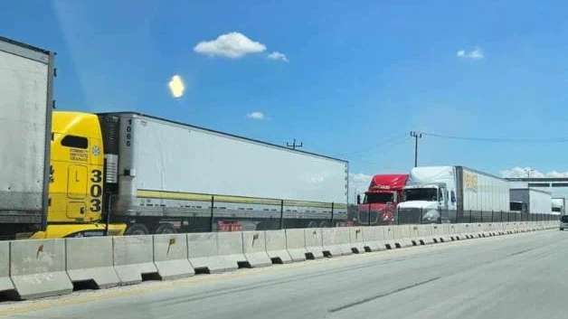 Forman largas filas en el Reynosa-Pharr