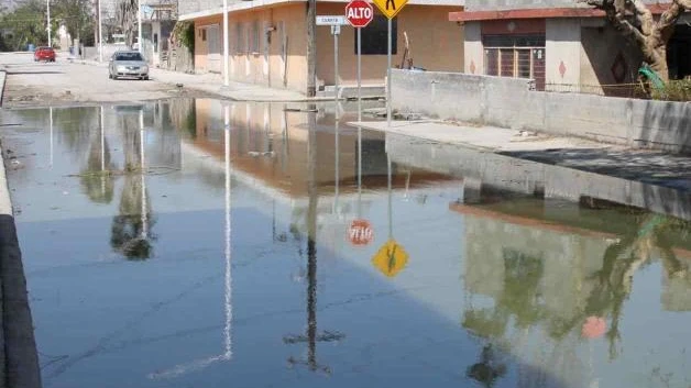 Sepultan millonaria obra: Bajo aguas negras, una inversión de 4 mdp