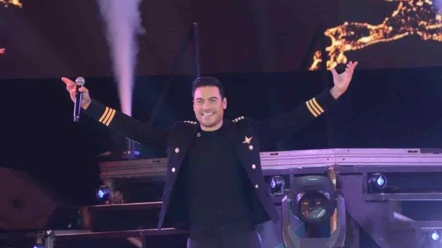 Carlos Rivera conquista con su voz