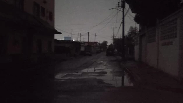 Se registra apagón en colonia El Maestro Centro