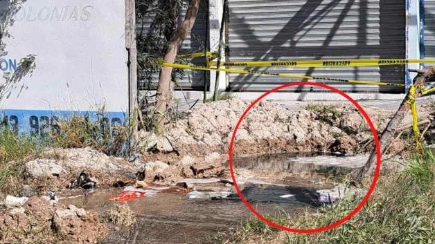´Corre´ enorme fuga de agua por Colonia Colosio en Reynosa
