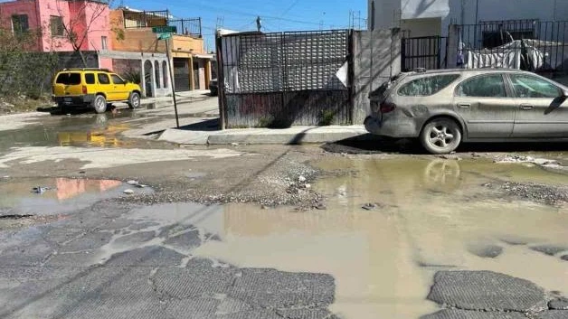 Soportan aguas pestilentes en colonia Campestre Itavu