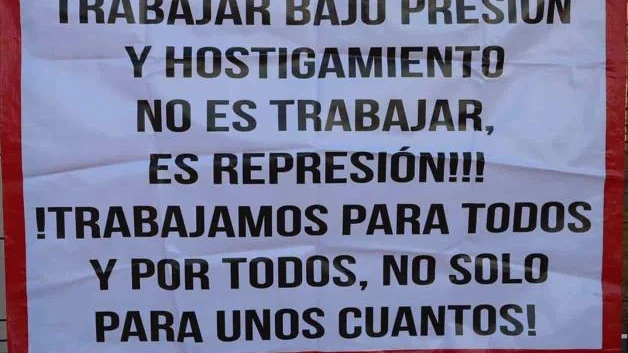 Denuncian ´siervos´ excesos laborales: Trabajan bajo protesta
