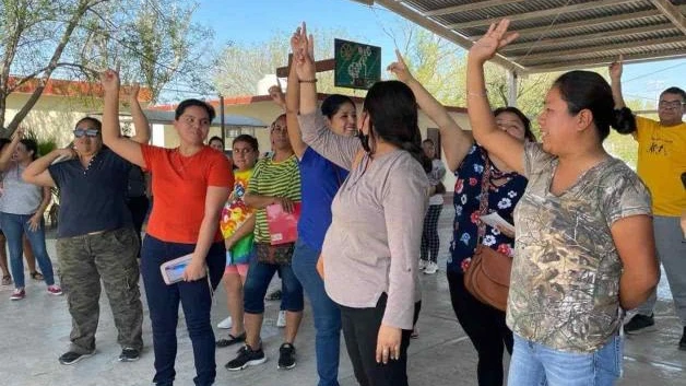 Protestan padres contra el director de la escuela primaria Justo Sierra