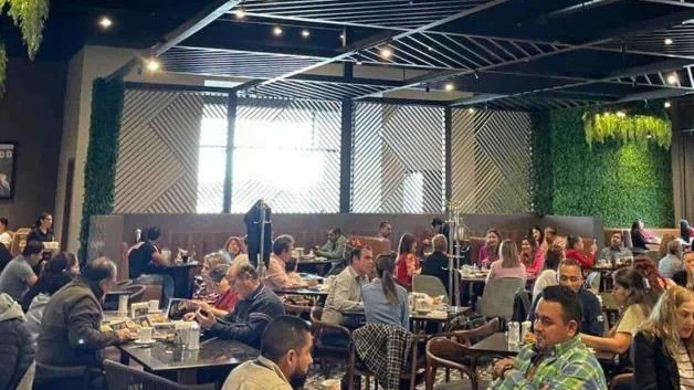 ´Degustan´ restauranteros buenas ventas ´del amor´