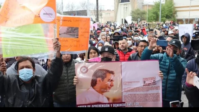 MARCHAN MILES CONTRA ALCALDE DE REYNOSA POR ABUSIVO E INCOMPETENTE, EXIGEN SU NO RE-ELECCIÓN
