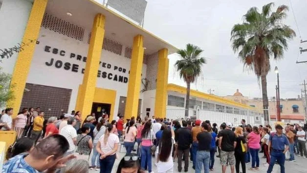 Renueva prepa mesa directiva