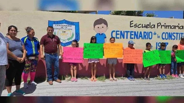 Estalla conflicto escolar: Exigen arreglar problemas de electricidad