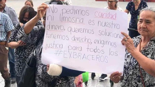 Exigen exbraceros les liberen su fondo de ahorros