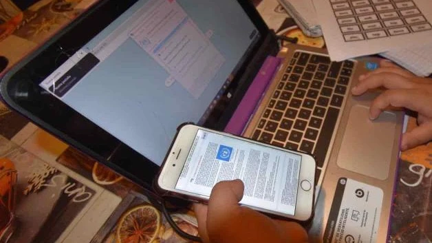 Llaman a estudiar la prepa en línea