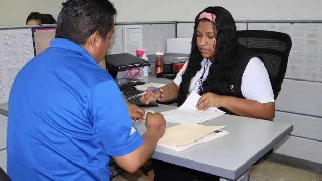 Llaman a contribuyentes a cumplir con impuestos