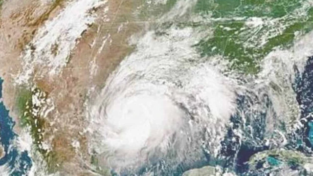 Amenazan 2 huracanes a Tamaulipas
