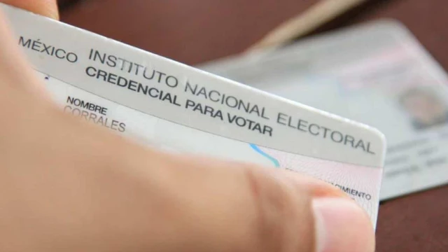Llama INE a utilizar credenciales vencidas