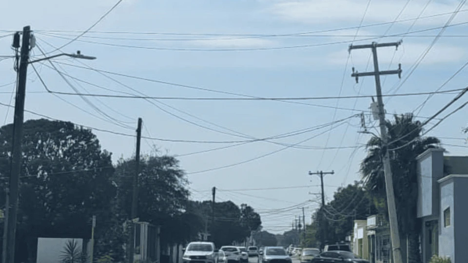 Familias durmieron por horas afuera de sus casas por apagones en Reynosa