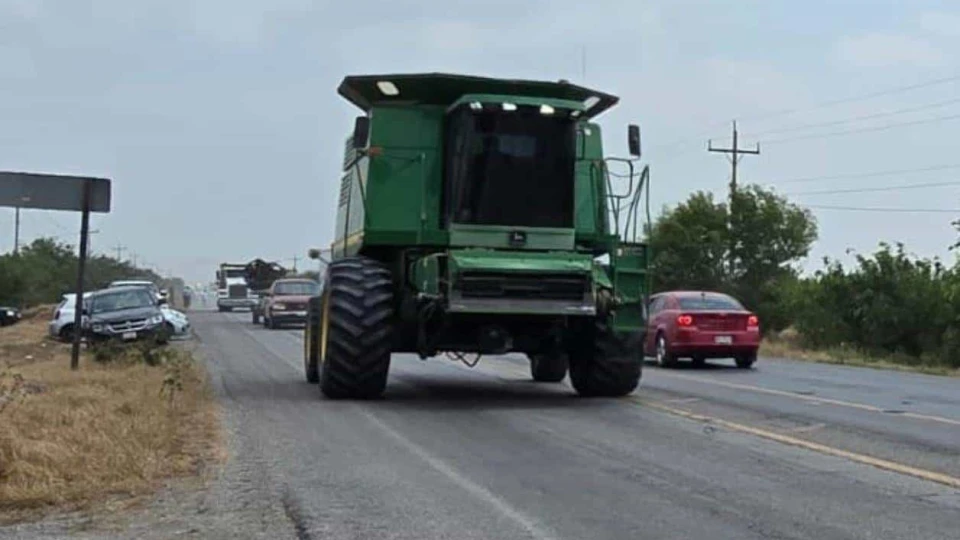 Sube tráfico de maquinaria agrícola por las carreteras