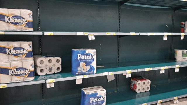 Llaman a no hacer compras de pánico por llegada de ciclón Alberto
