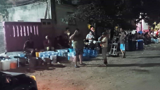 Hacen compras de pánico de agua en Zona Sur del Estado