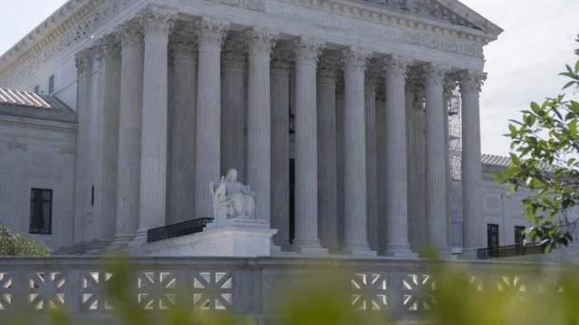Corte Suprema de EEUU autoriza que ciudades prohíban que personas sin hogar duerman al aire libre