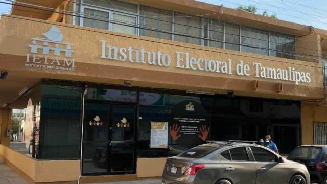 Simulan partidos candidaturas