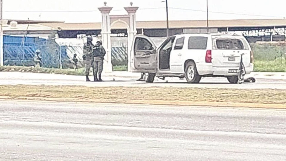 Cierran carretera Monterrey-Reynosa por artefacto explosivo