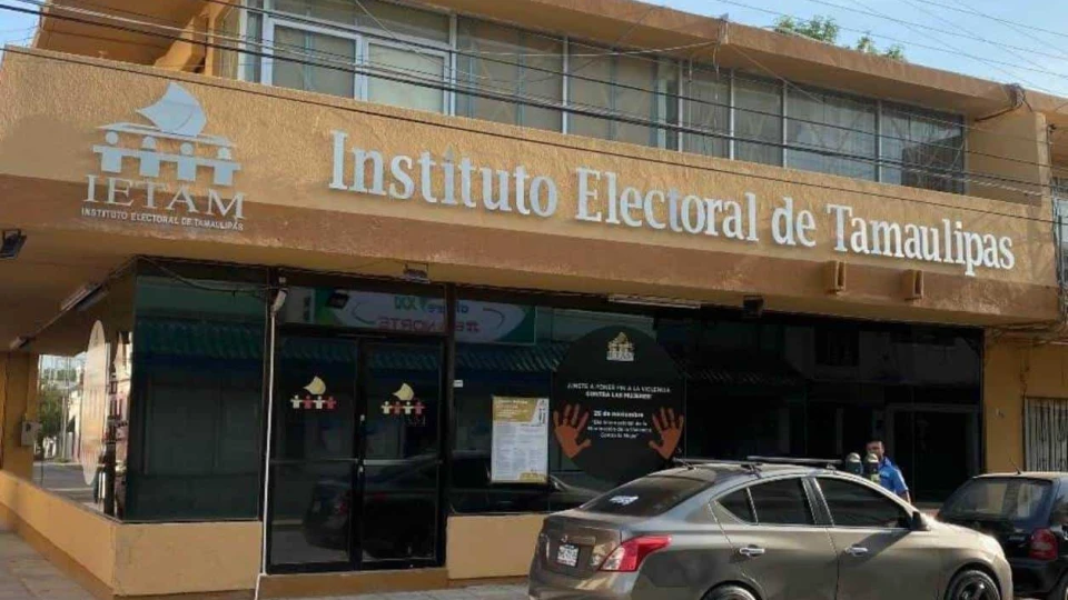 Simulan partidos candidaturas