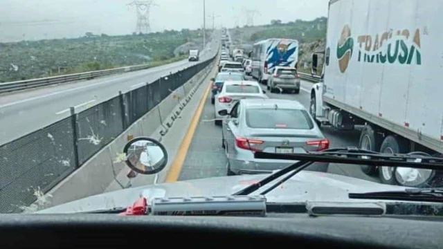Protestan transportistas tamaulipecos contra malos tratos en Nuevo León
