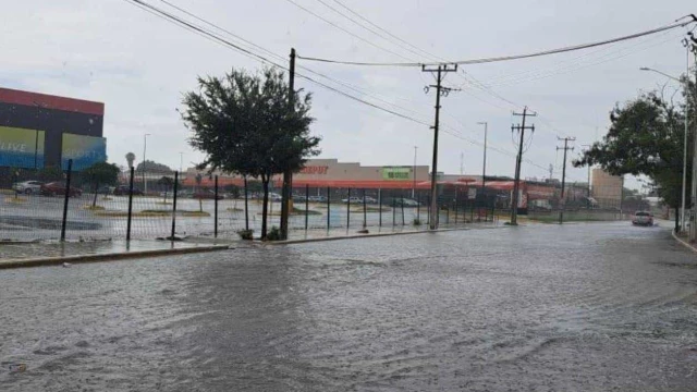 Caos vial por lluvias